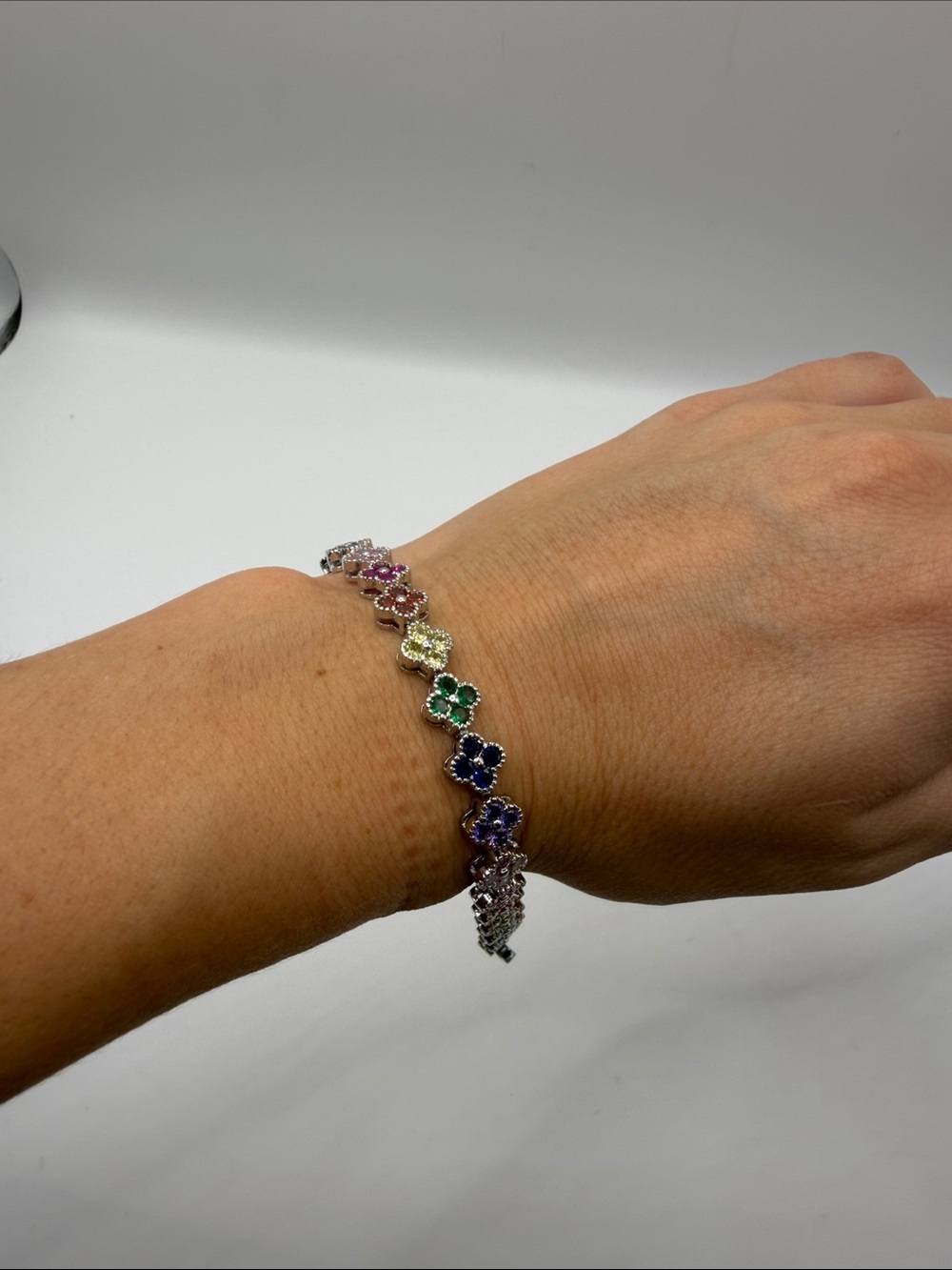 167. Multicolor Flower Crystal Tennis Bracelet 7” Silver Tone Non Tarnish